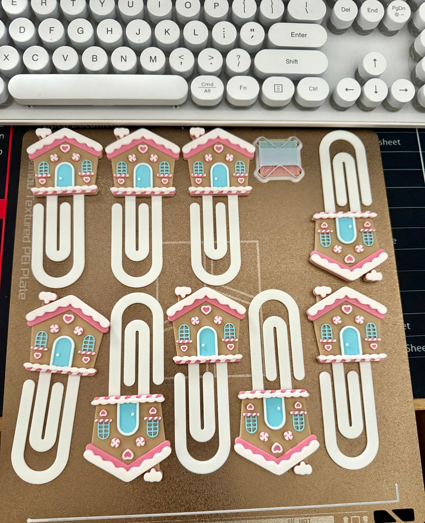 Gingerbread House Jumbo Paperclip